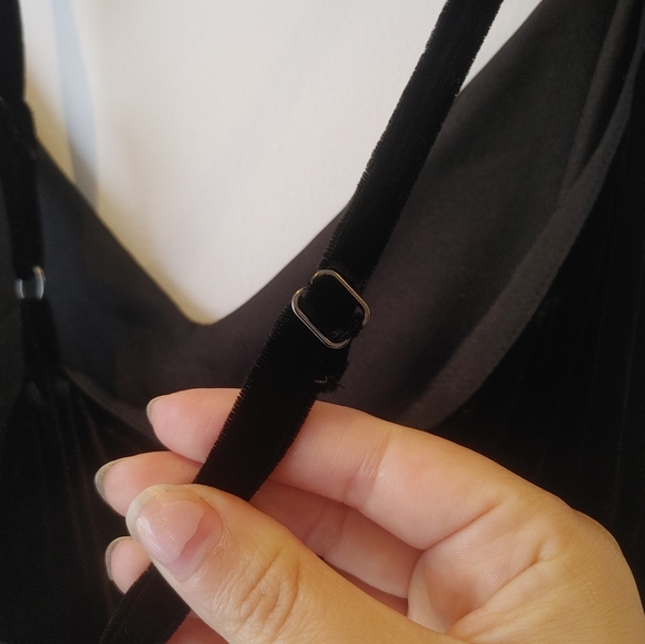 Chaser Brand Black Velvet Cris Cross Back Slip Dress Size Small - Picture 4 of 7